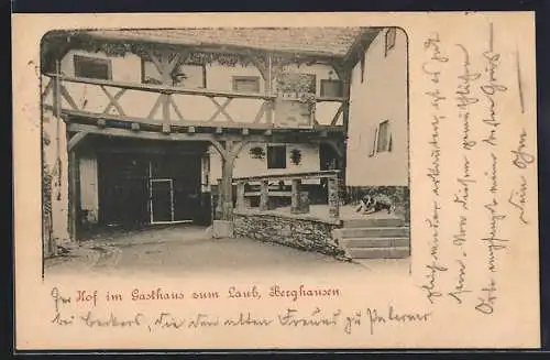 AK Berghausen / Baden, Hof im Gasthaus zum Laub