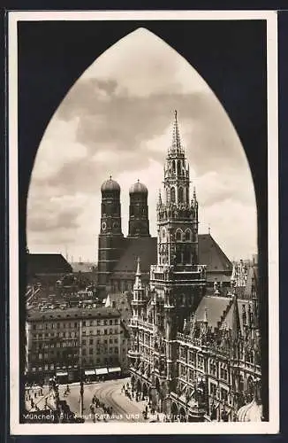 AK München, Blick auf Rathaus und Frauenkirche