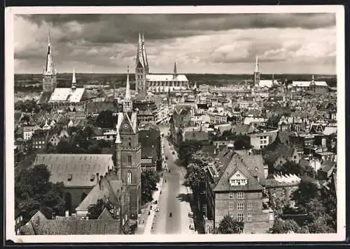 AK Lübeck, Teilansicht mit St. Petri-, St. Marien & St. Jakobi-Kirche vom Domturm aus gesehen