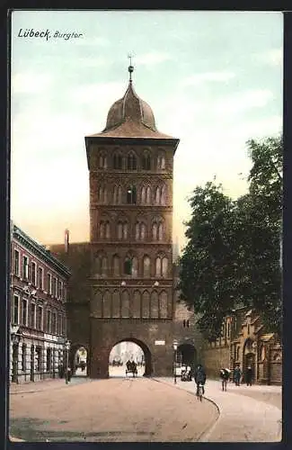 AK Lübeck, Strassenpartie am Burgtor