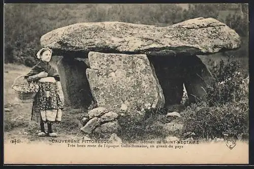 AK Saint-Nectaire, L`Auvergne Pittoresque, Dolmen, Gesteinsformation