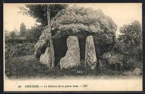AK Poitiers, Le Dolmen de la pierre levée