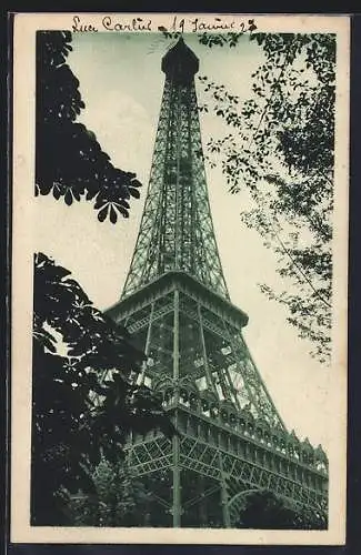 AK Paris, La Tour Eiffel à travers les arbres du Champ de Mars, Eiffelturm