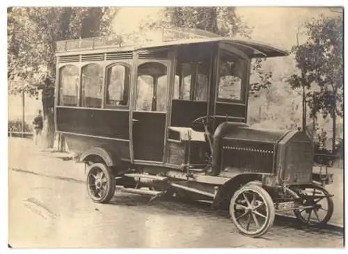 Fotografie Bus Protos, Omnibus Weinberger Aufbau mit Halterung für Karbid-Lampen, Kfz-Kennzeichen IIP-139 (Reichspost)