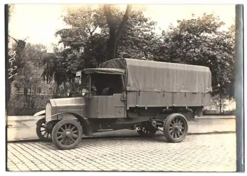 Fotografie Lastwagen Saurer Lindau 3-4 T, LKW-Pritsche mit Weinberger-Aufbau, Kfz-Kennzeichen IIM-1279 Militär Bayern