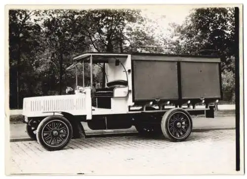 Fotografie Lastwagen Siemens-Schuckert, LKW mit Weinberger Spezial-Aufbau & Elektro-Antrieb, Kennzeichen IIA-1874