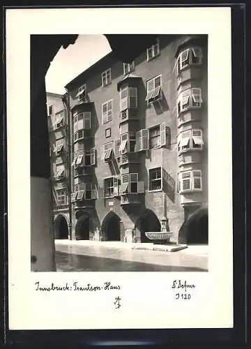 Foto-AK Adalbert Defner: Innsbruck, Trautson-Haus im Sonnenschein