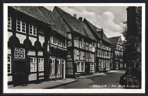 AK Gütersloh, Strassenpartie am alten Kirchhof, Fachwerkhäuser