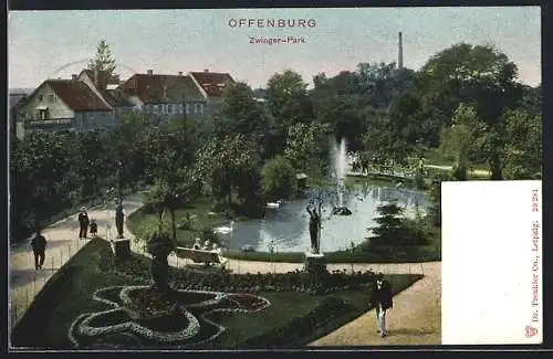 AK Offenburg, Spaziergänger im Zwinger-Park