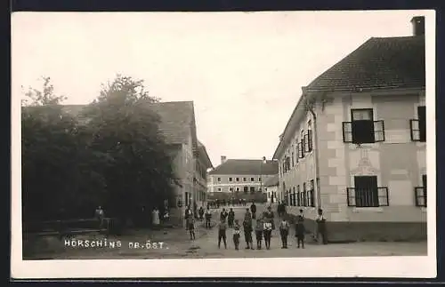AK Hörsching, Strassenpartie mit Gasthaus