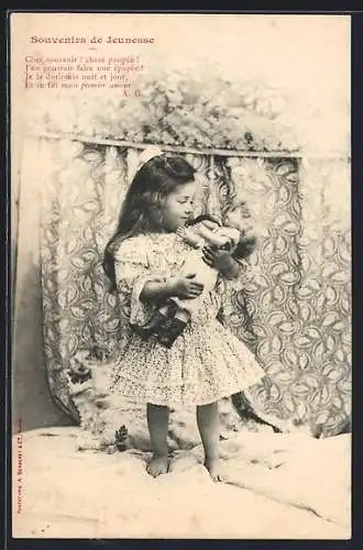 AK Kleines Mädchen mit Puppe in den Armen