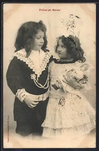 AK Geschwister mit einer Puppe