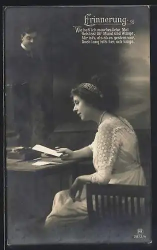 Foto-AK RPH NR: 2873 /4, Hübsche Frau am Scheibtisch liest einen Brief und denkt an ihren Liebsten