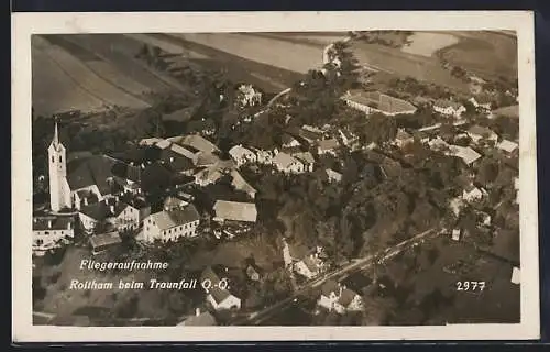 AK Roitham beim Traunfall, Teilansicht mit Kirche, Fliegeraufnahme