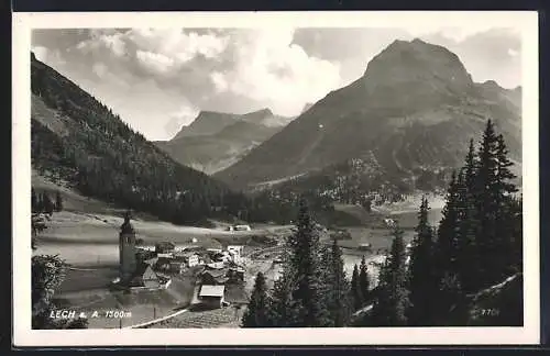 AK Lech am Arlberg, Teilansicht mit Bergen
