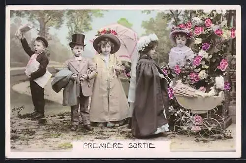 Foto-AK A. Noyer Nr. 4: Kinderpaar und Hausmädchen mit Puppenwagen