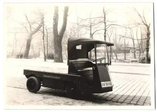 Fotografie E-Auto Siemens-Schuckert Elektro-Pritsche, Kleinlaster Weinberger Aufbau in d. Zeppelin Strasse 71 zu München