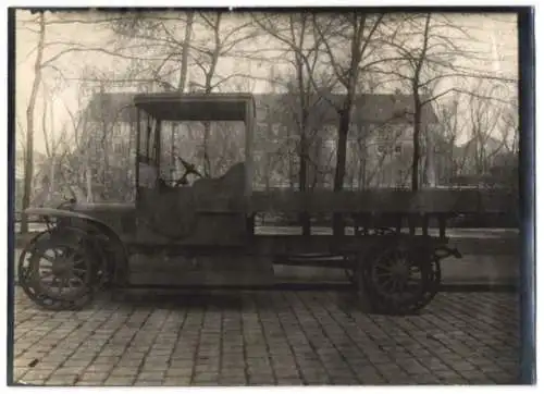 Fotografie Lastwagen Protos, LKW-Pritsche mit Weinberger Aufbau für Fa. Schüle & Co., Laster mit gefederten Rädern