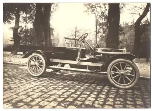 Fotografie Pritschenwagen Protos, Kleinlaster mit Weinberger-Aufbau in der Zeppelinstrasse 71 zu München