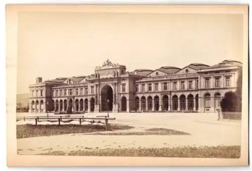 Fotografie unbekannter Fotograf, Ansicht Zürich, Hauptbahnhof mit Vorplatz