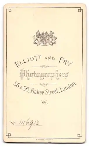 Fotografie Elliott &amp Fry, London, Baker Street 55 &amp 56, Porträt eines jungen Mädchens