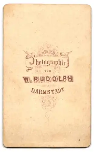 Fotografie W. Rudolph, Darmstadt, Porträt eines Mannes mit markantem Schnurrbart