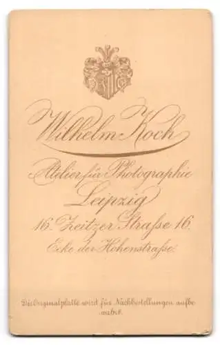 Fotografie Wilhelm Koch, Leipzig, Zeitzer Strasse 16, Porträt eines eleganten Herrn