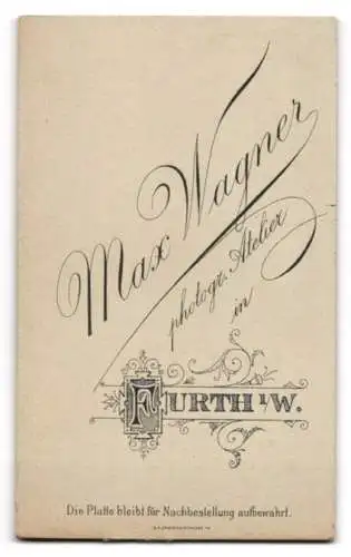 Fotografie Max Wagner, Furth, Dame mit dunklem Spitzenkragen