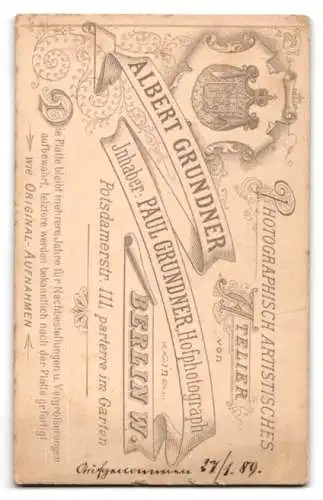 Fotografie P. Grundner, Berlin, Potsdamerstr. 111, Porträt eines eleganten Herrn