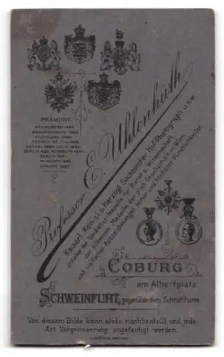 Fotografie E. Uhlenhuth, Coburg, Albertplatz, Mädchen in weissem Kleid mit Buch