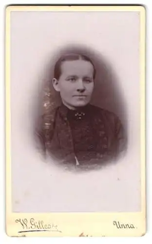 Fotografie W. Gilles, Unna, Porträt einer Frau