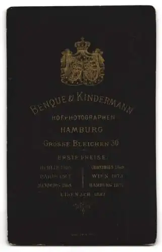 Fotografie Benque & Kindermann, Hamburg, Grosse Bleichen 30, Zwei Kinder in feiner Kleidung
