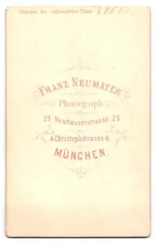 Fotografie Franz Neumayer, München, Neuhauserstrasse 29, Porträt einer Dame