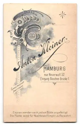Fotografie Anton Kleiner, Hamburg, Neuer Wall 52, Porträt einer Dame mit Brille