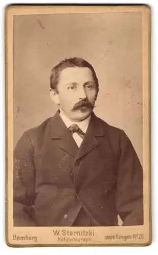 Fotografie W. Sternitzki, Bamberg, obere Königstr. 20, Portrait eines Mannes mit Schnurrbart