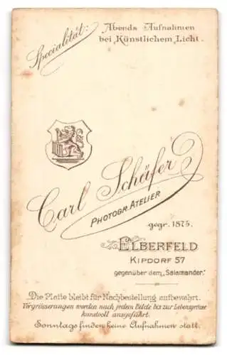 Fotografie Carl Schäfer, Elberfeld, Kipdorf 57, Porträt eines Kleinkinds im Spitzenkleid