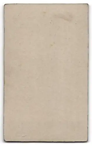 Fotografie Fr. Alexander, Ganderkesee, Stehende Dame mit Halskette