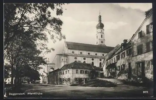 AK Deggendorf, Pfarrkirche mit Strassenpartie