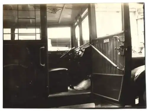 4 Fotografien Bus, Omnibus der Reichspost mit Weinberger Aufbau, Fabrik in der Zeppelinstrasse 71 München