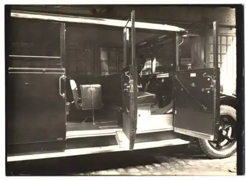 3 Fotografien Bus Mercedes Benz, Omnibus der Reichspost mit Weinberger Aufbau, Fabrik Zeppelinstr. 71 in München