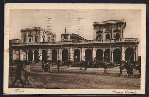 AK Napoli, Stazione Centrale, Hauptbahnhof mit Leuten