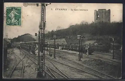 AK Étampes, La Gare interieure