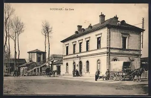 AK Dourdan, La Gare