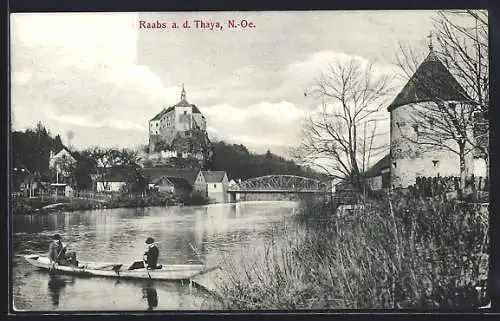 AK Raabs a. d. Thaya, Uferpartie mit Blick zum Schloss