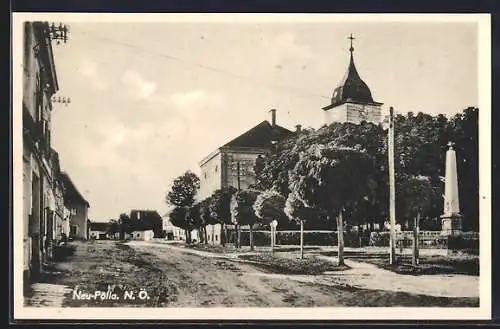 AK Pölla /N.-Oe., Neu-Pölla, Strassenpartie mit Kirche