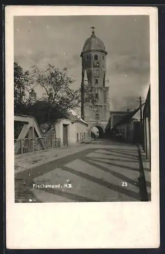 AK Fischamend /N.D., Blick auf das Stadttor