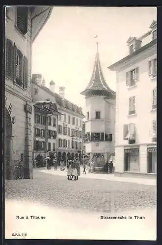 AK Thun, Rue, Strassenecke mit Mädchen