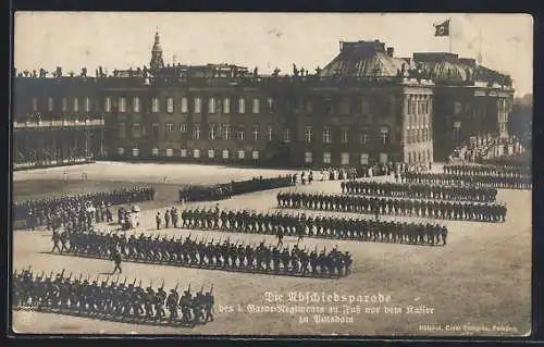 AK Potsdam, Abschiedsparade des I. Garde-Regiments zu Fuss vor dem Kaiser