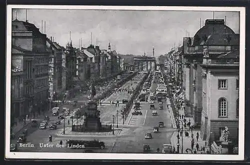 AK Berlin, Unter den Linden mit Reiterstandbild Friedrich der Grosse und Brandenburger Tor