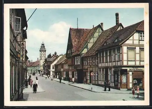 AK Salzwedel, Neuperverstrasse mit Rathausturm